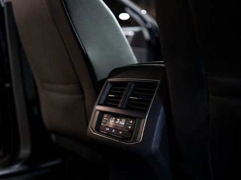 Used 2019 Volkswagen Atlas SE w/ Towing Package AWD/4WD image 34
