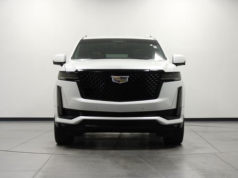 Used 2021 Cadillac Escalade Premium Luxury AWD/4WD image 9