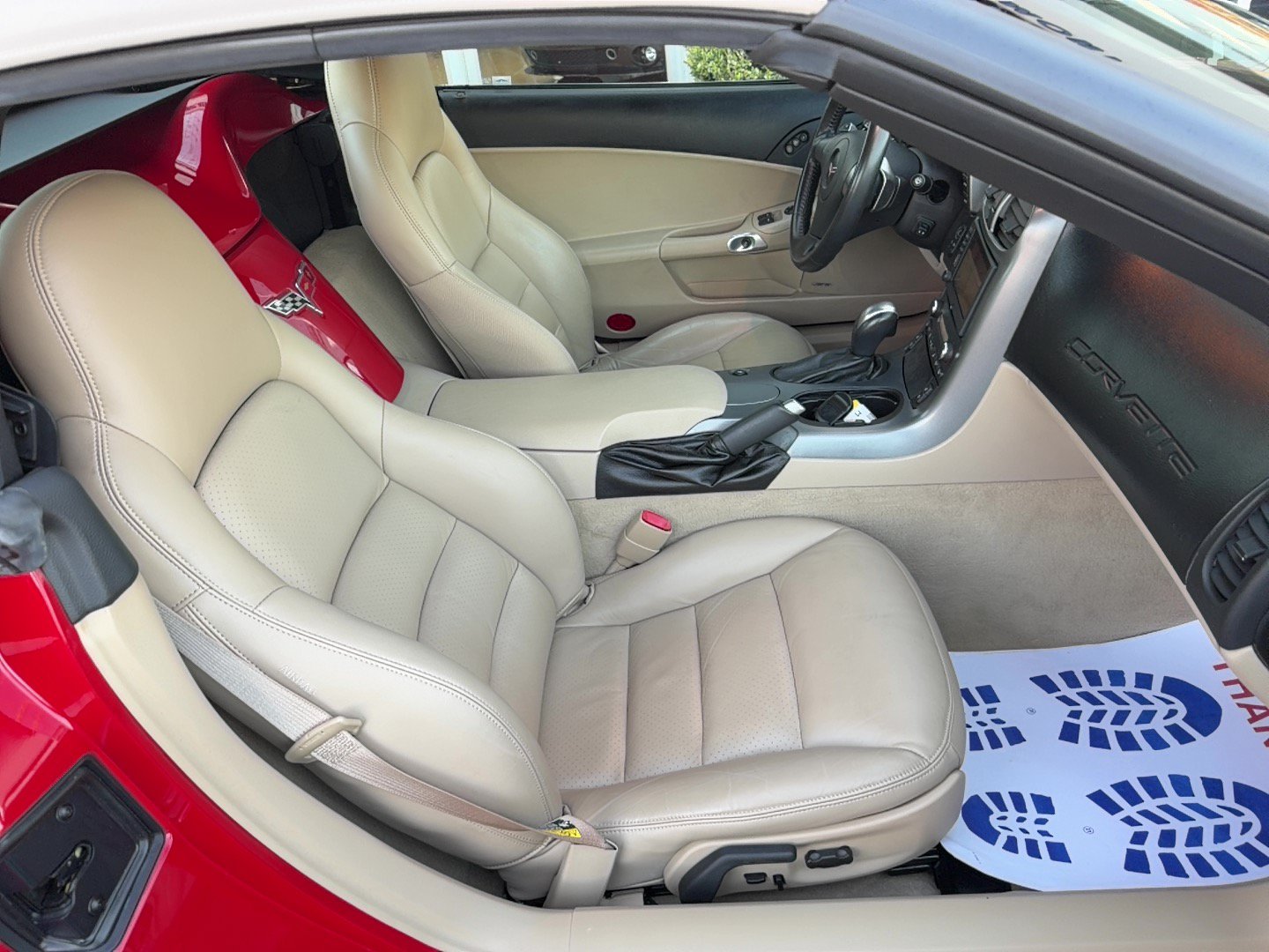 Used 2006 Chevrolet Corvette Convertible w/ Preferred Equipment Group RWD image 17