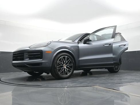 New 2026 Porsche Cayenne image 30