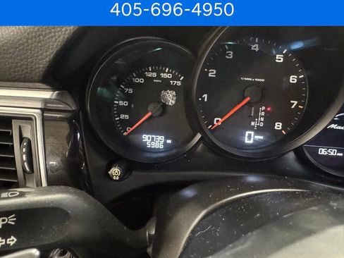 Used 2018 Porsche Macan AWD/4WD image 6