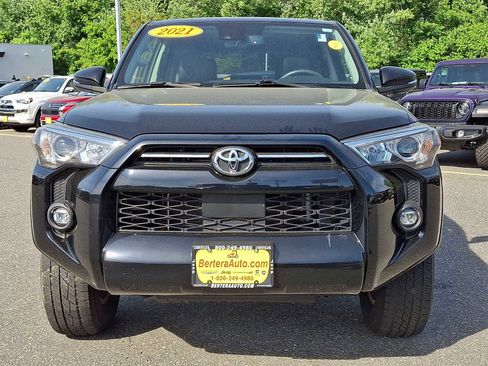 Used 2021 Toyota 4Runner SR5 Premium w/ Moonroof Package AWD/4WD image 2