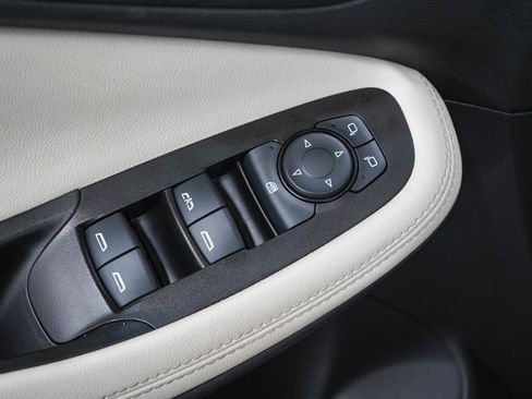 Used 2023 Buick Encore GX Preferred w/ Cold Weather Comfort Package FWD image 21