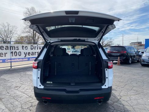 Used 2021 Chevrolet Traverse LT FWD image 4