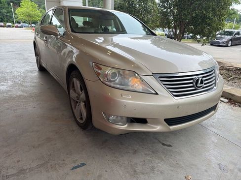 Used 2012 Lexus LS 460 w/ Comfort Pkg RWD image 4