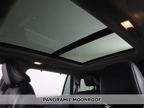 Used 2022 Toyota Highlander Platinum image 4