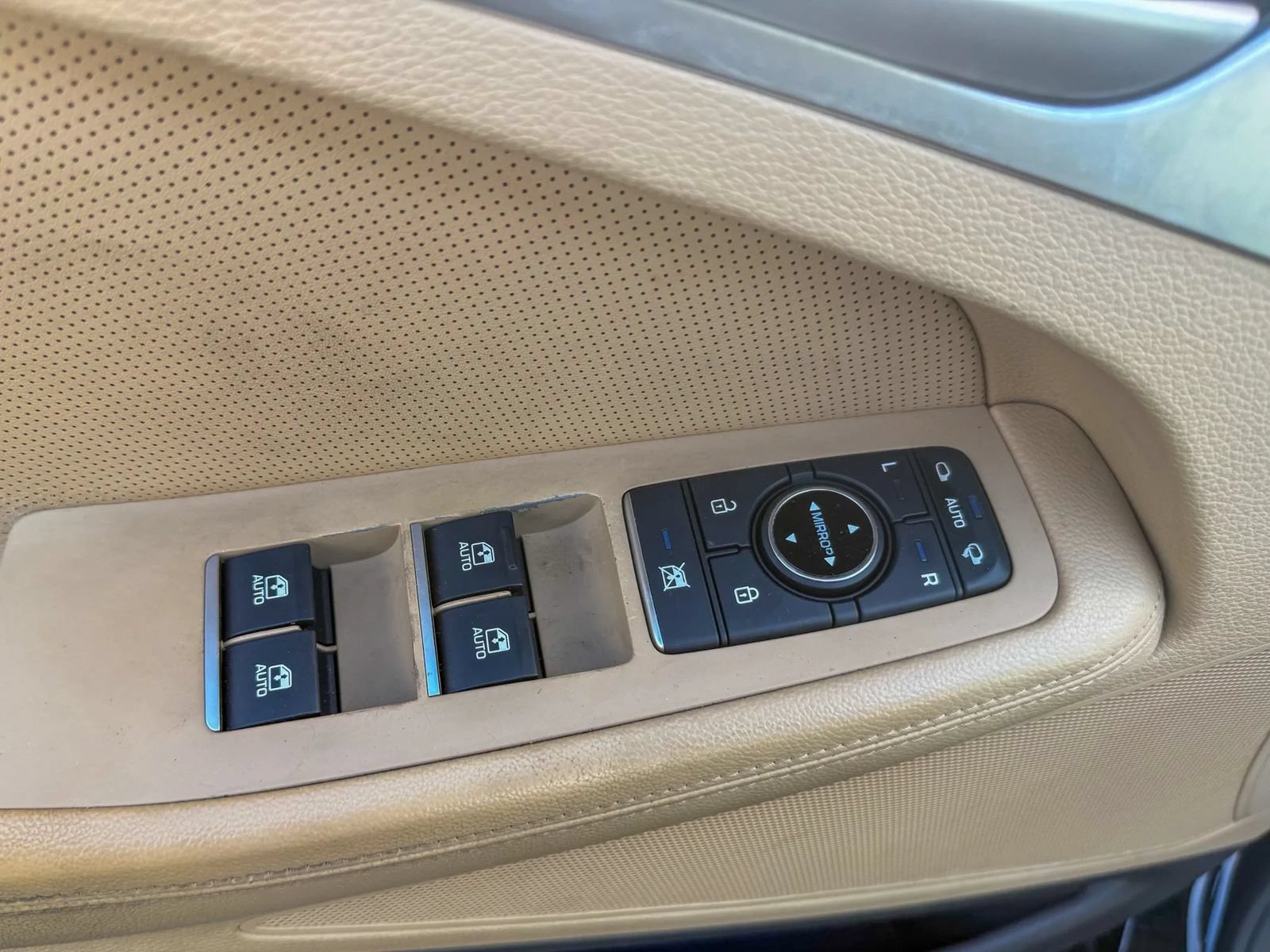 Used 2020 Genesis G80 3.8 RWD image 11
