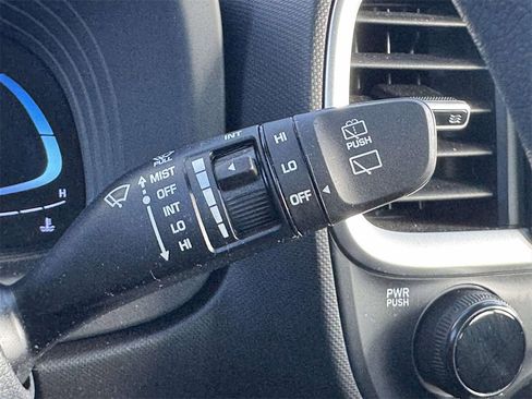 Certified 2023 Hyundai Venue SE image 22