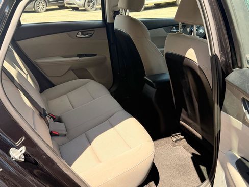 Used 2019 Kia Forte LXS FWD image 22
