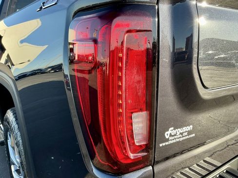 Used 2022 GMC Sierra 1500 SLT image 14