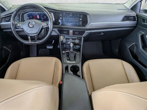 Used 2019 Volkswagen Jetta SEL w/ Cold Weather Package FWD image 16