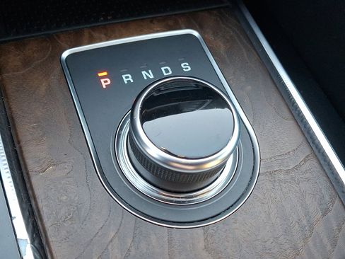 Used 2018 Jaguar F-PACE S image 15