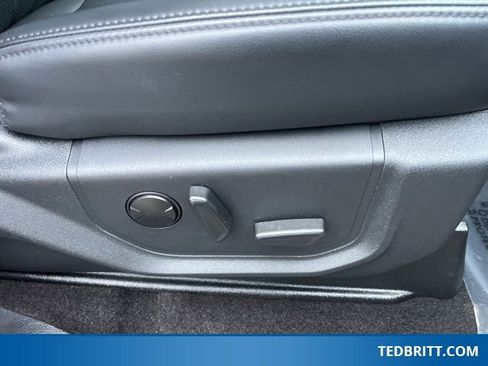 Used 2022 Ford Expedition XLT image 23