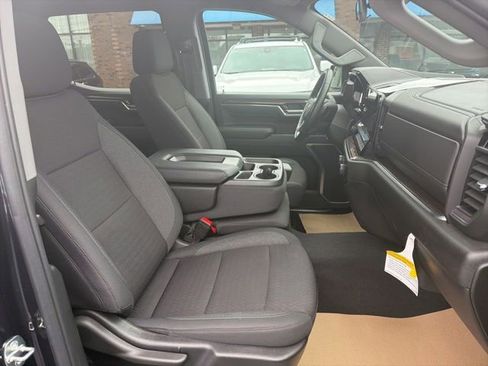 Used 2024 Chevrolet Silverado 1500 LT AWD/4WD image 18