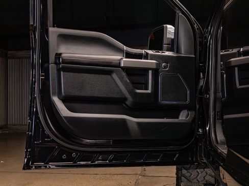 Used 2019 Ford F150 Platinum w/ Equipment Group 701A Luxury AWD/4WD image 33