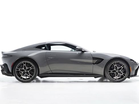 Used 2020 Aston Martin V8 Vantage AMR RWD image 7