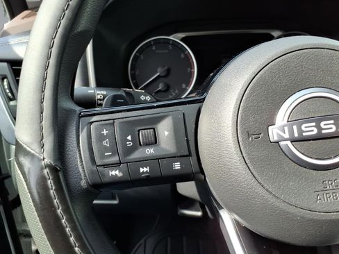 Used 2023 Nissan Rogue SV AWD/4WD image 12