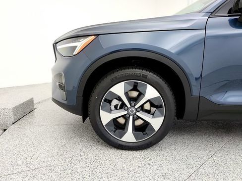 New 2026 Volvo XC40 B4 Plus w/ Climate Package image 25