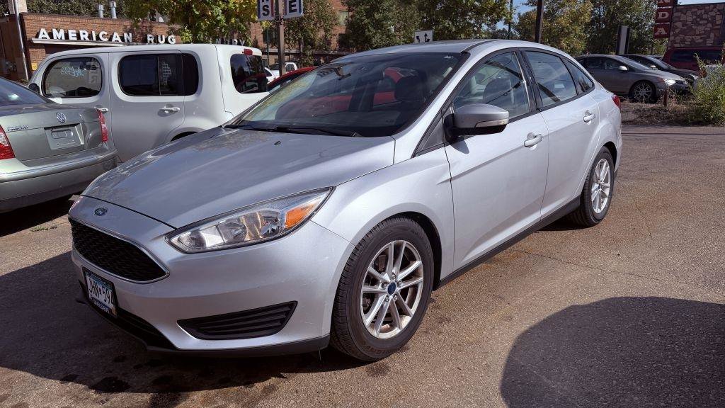 Used 2016 Ford Focus SE FWD image 2