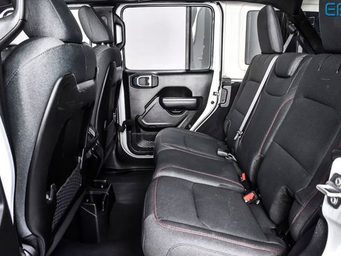 Used 2025 Jeep Wrangler Unlimited Rubicon w/ Convenience Group image 21