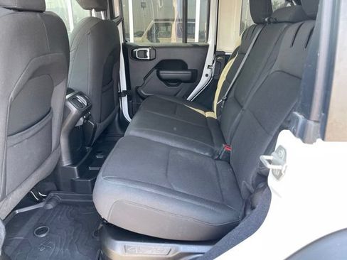 Used 2023 Jeep Wrangler Unlimited w/ Cold Weather Group AWD/4WD image 12