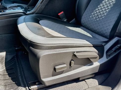 Used 2019 Chevrolet Colorado Z71 AWD/4WD image 19