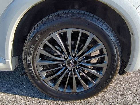 Used 2024 INFINITI QX80 Premium Select image 11