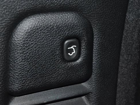 Used 2024 Dodge Durango GT image 34