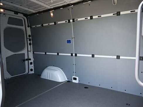 Used 2025 Mercedes-Benz Sprinter 2500 image 19