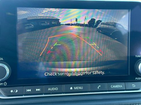 Used 2025 Nissan Rogue SV image 21