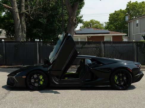 Used 2024 Lamborghini Revuelto AWD/4WD image 35