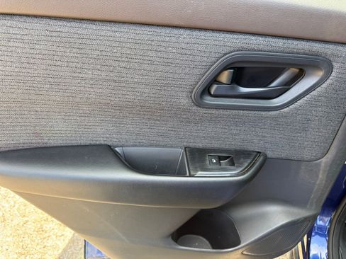 Used 2023 Nissan Rogue S FWD image 14