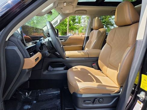Used 2025 INFINITI QX80 Luxe w/ Cargo Package RWD image 9
