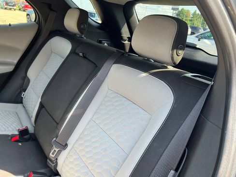 Used 2018 Chevrolet Equinox LT FWD image 19