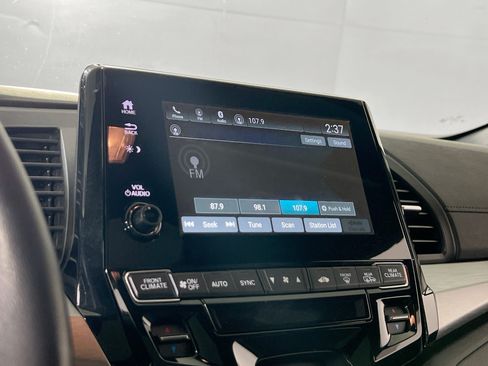 Used 2023 Honda Odyssey Sport image 14