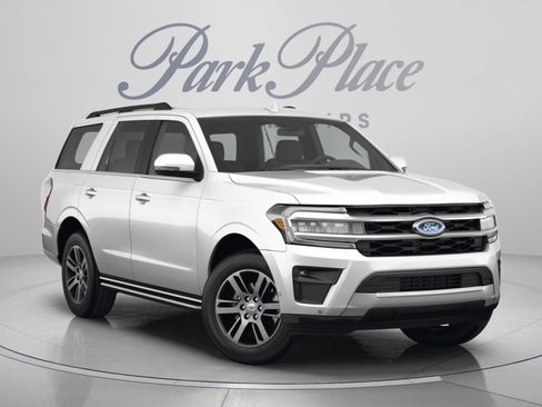Used 2023 Ford Expedition XLT RWD image 6
