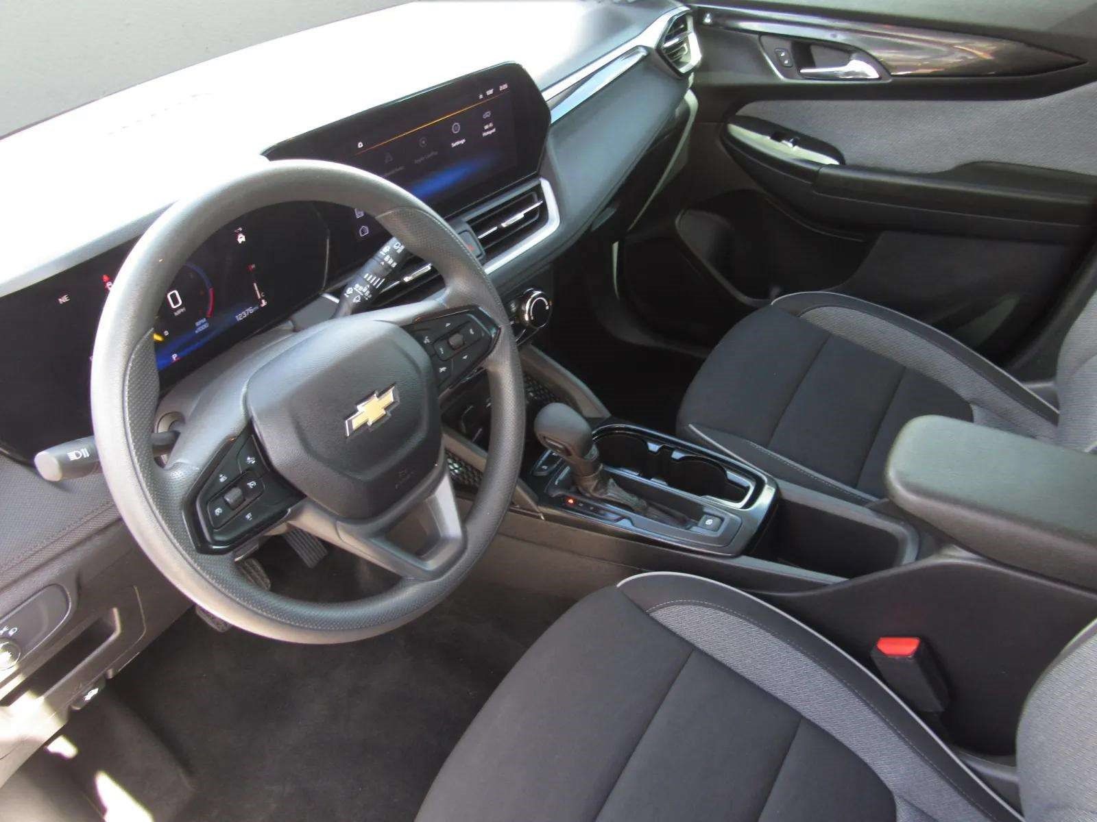 Used 2026 Chevrolet TrailBlazer LS w/ LS Confidence Package FWD image 12