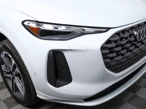 Certified 2025 Audi Q5 Premium w/ Convenience Package image 37