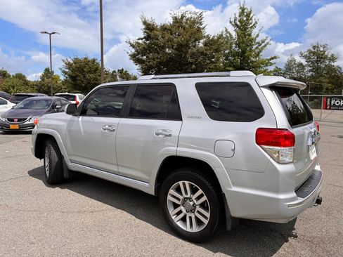 Used 2011 Toyota 4Runner Limited AWD/4WD image 4