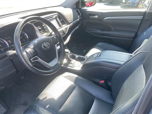 Used 2018 Toyota Highlander Limited Platinum w/ Carpet Mat Package (TMS) image 9