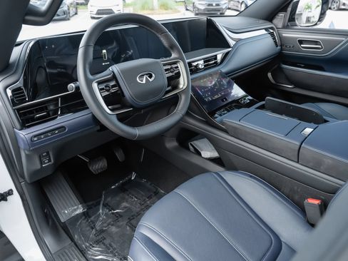 Certified 2026 INFINITI QX80 4WD w/ Sport Exterior Package image 7
