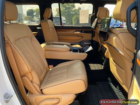 Certified 2022 Jeep Grand Wagoneer Series III w/ Rear Seat Video Group 1 AWD/4WD image 8