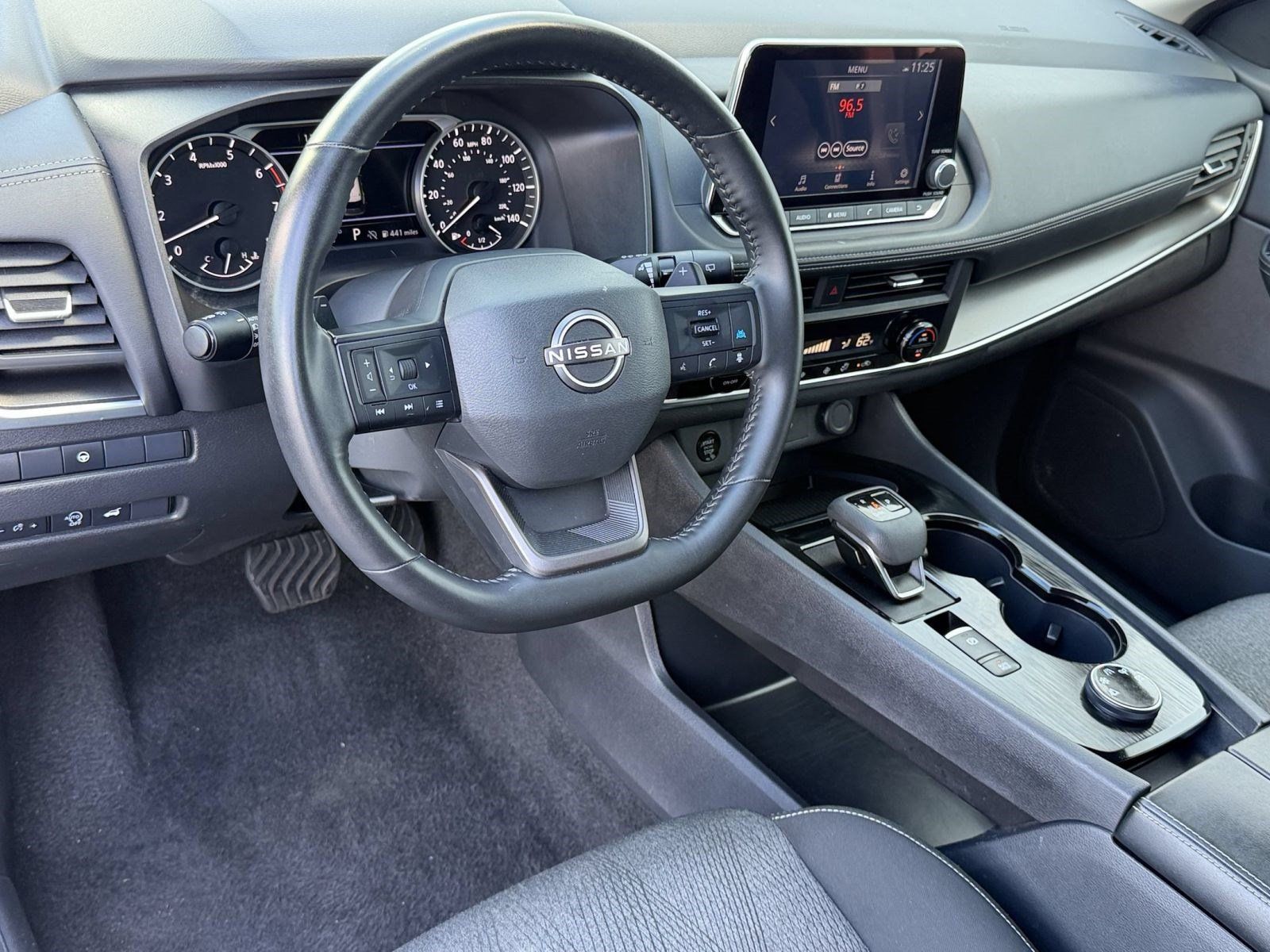 Used 2025 Nissan Rogue SV AWD/4WD image 4