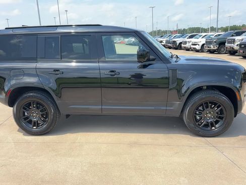Used 2025 Land Rover Defender 110 S AWD/4WD image 2