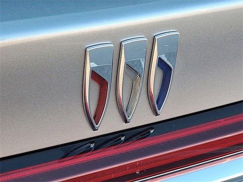 Certified 2025 Buick Enclave Preferred image 23