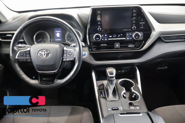 Used 2020 Toyota Highlander LE AWD/4WD image 13