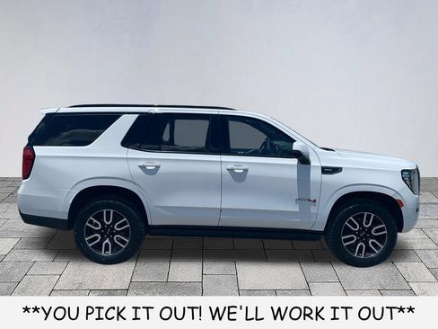 Used 2023 GMC Yukon AT4 w/ Technology Package AWD/4WD image 8