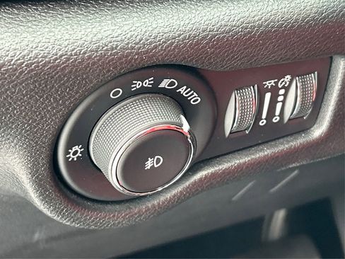 Used 2020 Chrysler Pacifica Limited w/ Quick Order Package 27H Red S image 42