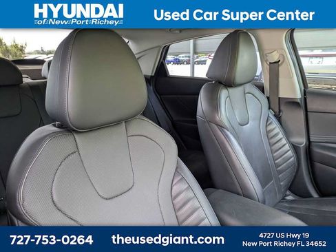 Certified 2023 Hyundai Elantra Limited FWD image 6