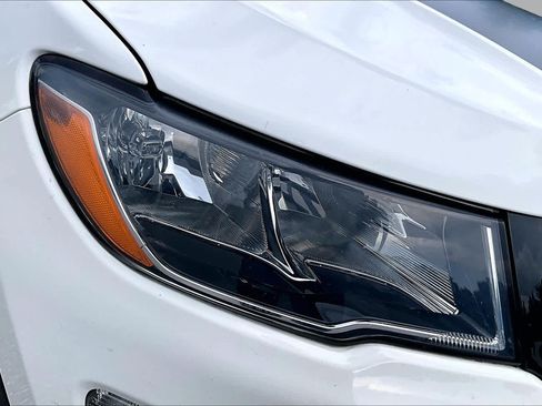 Used 2020 Jeep Compass Trailhawk w/ Leather Interior Group AWD/4WD image 28
